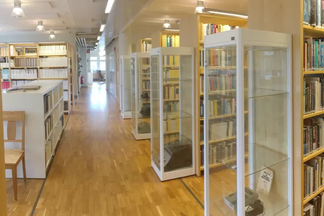 Lund Observatory library. Photo.